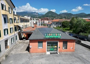 Casa all\'aperto - Negozio Via Alle Fabbriche
 
1, Verbania - foto 3