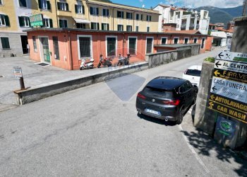 Edificio all\'aperto - Negozio Via Alle Fabbriche
 
1, Verbania - foto 4