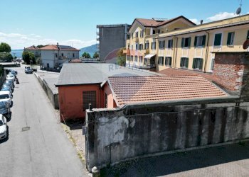 Edificio all\'aperto - Negozio Via Alle Fabbriche
 
1, Verbania - foto 5