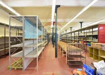 Dispensa di stoccaggio - Negozio Via Alle Fabbriche
 
1, Verbania - foto 11