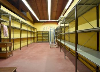 Dispensa di stoccaggio - Negozio Via Alle Fabbriche
 
1, Verbania - foto 13