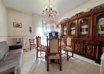 Sala da pranzo - Bilocale via Gobetti
 
8, Cairate - foto 1