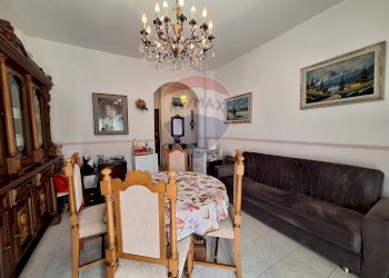 Sala da pranzo - Bilocale via Gobetti
 
8, Cairate - foto 5