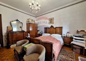 Camera / camera da letto - Bilocale via Gobetti
 
8, Cairate - foto 12