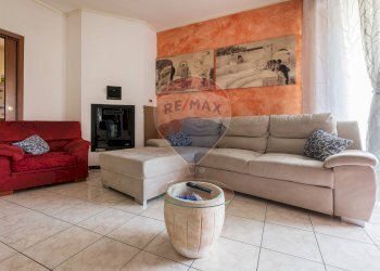 Soggiorno - Appartamento Via XX Settembre
 
62, Cardano al Campo - foto 4