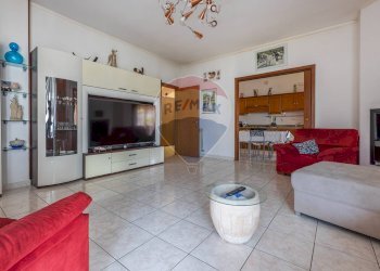 Soggiorno - Appartamento Via XX Settembre
 
62, Cardano al Campo - foto 5