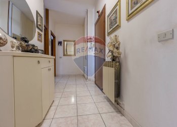 Hall / corridoio - Appartamento Via XX Settembre
 
62, Cardano al Campo - foto 12