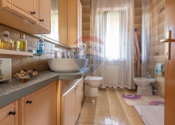 Bagno - Appartamento Via XX Settembre
 
62, Cardano al Campo - foto 20