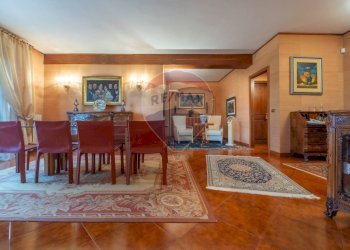 Sala da pranzo - Villa Contrada Colle Cucco
 
14, Bucchianico - photo 27