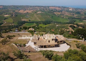 Foto 2 - Villa Strada San Lorenzo
 
31/A, Città Sant'Angelo - foto 2