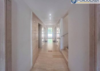 ingresso condominio - Appartamento via Marco Polo, Viareggio - foto 28