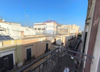 Balcone - Bilocale Via Luciano Manara
 
16, Brindisi - foto 9