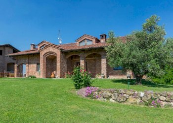 Foto 1 - Villa strada Provinciale 51 per Moncalvo
 
3, Altavilla Monferrato - photo 1