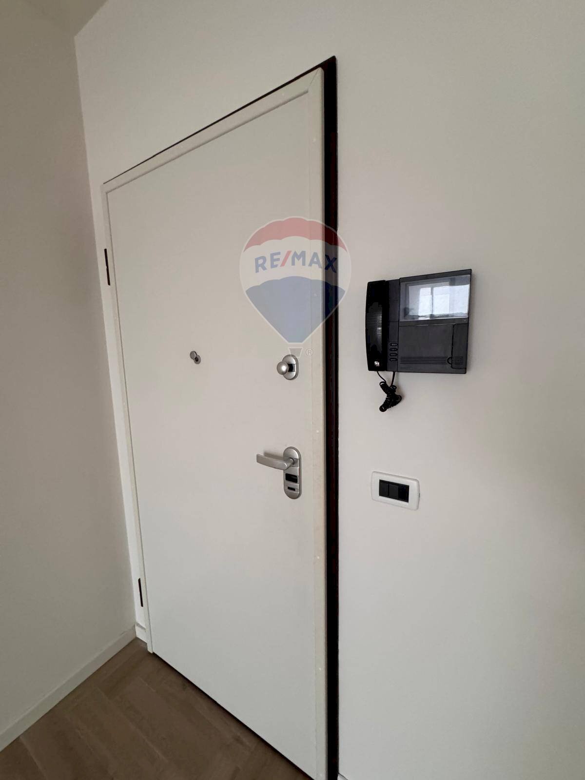 Hall / corridoio - Trilocale Piazza Morselli
 
14, Castellucchio - foto 2