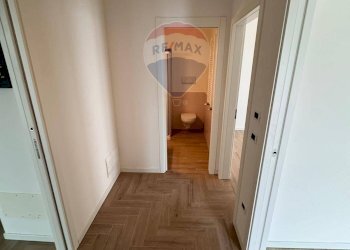 Hall / corridoio - Trilocale Piazza Morselli
 
14, Castellucchio - foto 9