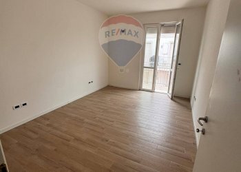 Stanza vuota - Trilocale Piazza Morselli
 
14, Castellucchio - foto 11