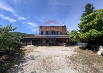 Casa all\'aperto - Villa contrda Santa Maria de Foras
 
4M, Campobasso - foto 2