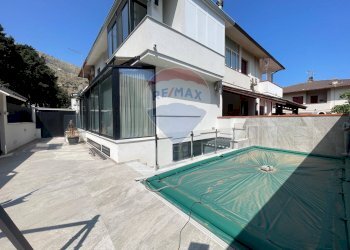 Piscina - Villa Viale della Regione Siciliana Nord Ovest
 
11151, Palermo - foto 1