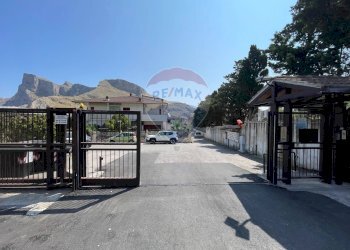 Edificio all\'aperto - Villa Viale della Regione Siciliana Nord Ovest
 
11151, Palermo - foto 38