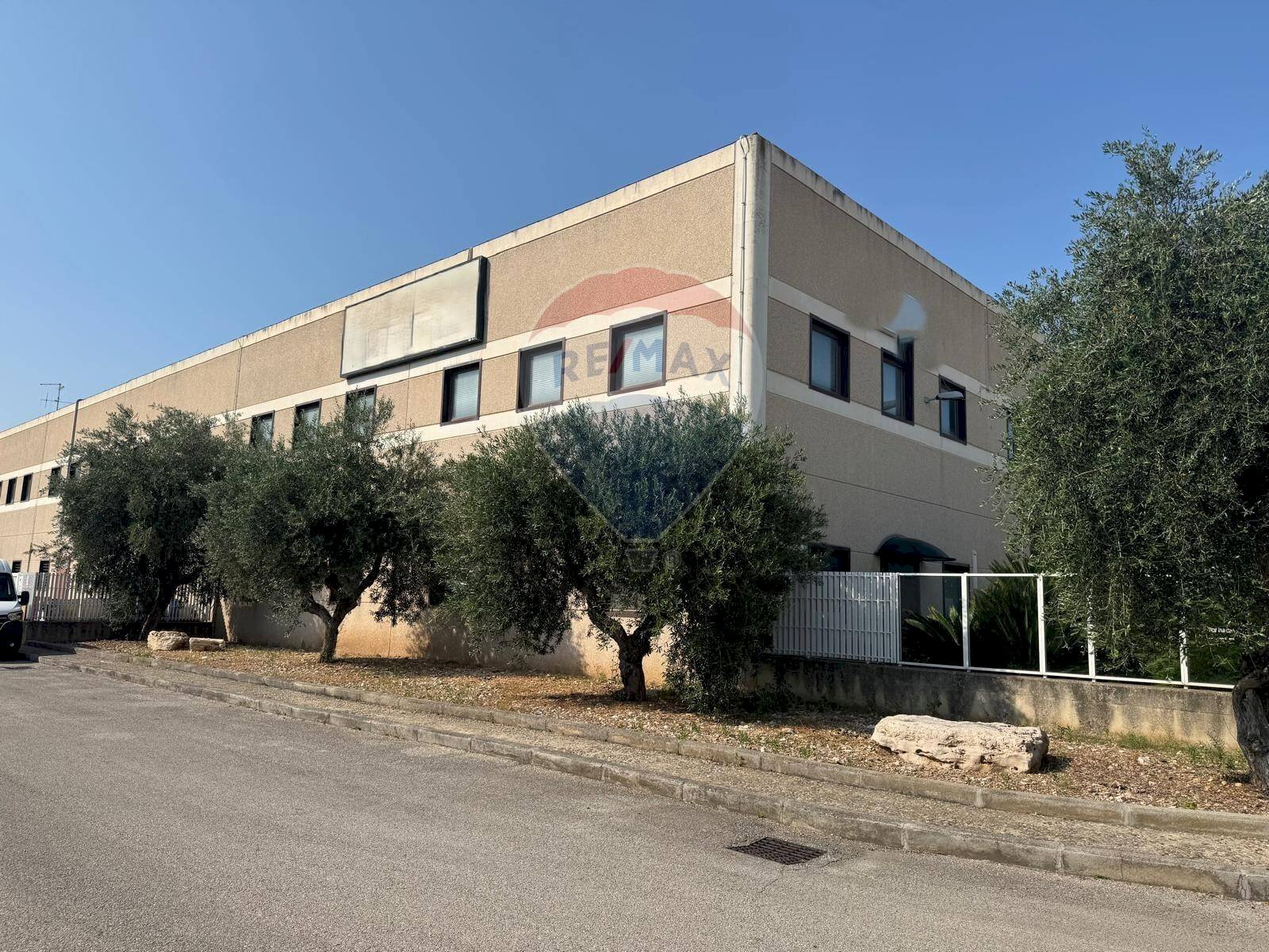 Casa all\'aperto - Capannone Contrada San Simeone S.P. Bari-Modugno Km 0, 800, Modugno - foto 2