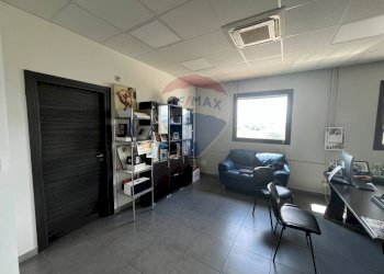 Soggiorno - Capannone Contrada San Simeone S.P. Bari-Modugno Km 0, 800, Modugno - foto 23