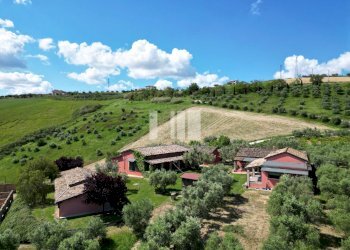 Foto 6 - Villa Località Volpe
 
7, Roseto degli Abruzzi - photo 6