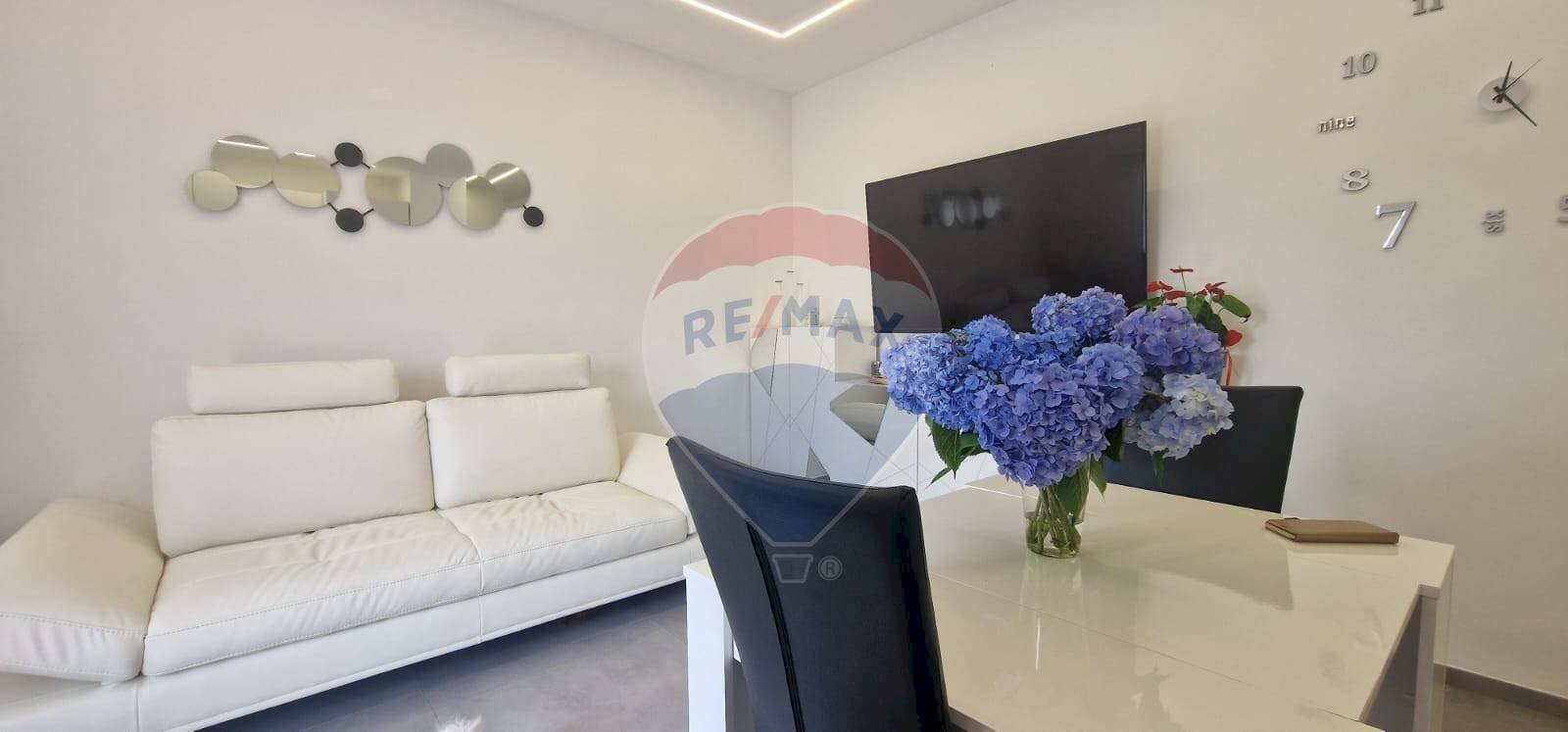 Sala da pranzo - Three-room apartment Viale Ticino
10, Castelletto Sopra Ticino - photo 2