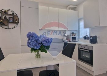 Cucina - Three-room apartment Viale Ticino
 
10, Castelletto Sopra Ticino - photo 8