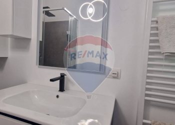 Bagno - Three-room apartment Viale Ticino
 
10, Castelletto Sopra Ticino - photo 16