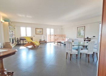 Foto 2 - Appartamento Via Valle d'Aosta
 
2, Albenga - foto 2