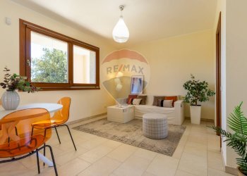 Sala da pranzo - Villa a Schiera Via Parigi
 
34, Cagliari - foto 2