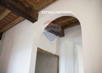 DETTAGLIO ARCO E TRAVI A VISTA - Casa indipendente VIA DELL'INCROCIATA
 
13, Roccastrada - foto 14