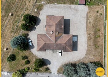 Foto 10 - Four-room apartment via canale della botte
 
21, Molinella - photo 10