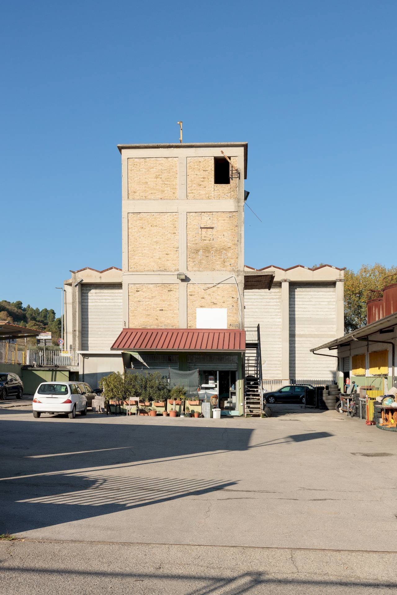 Foto 2 - Locale Commerciale Via Piceno Aprutina
 
33, Ascoli Piceno - foto 2