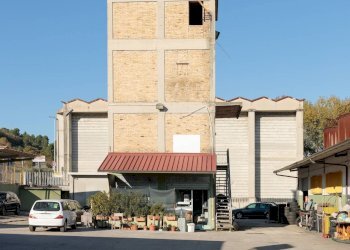 Foto 2 - Locale Commerciale Via Piceno Aprutina
 
33, Ascoli Piceno - foto 2