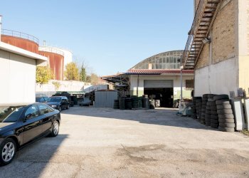 Foto 11 - Locale Commerciale Via Piceno Aprutina
 
33, Ascoli Piceno - foto 11