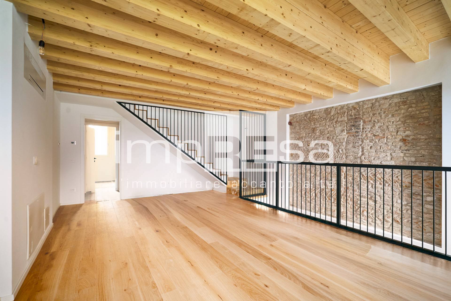 Foto 3 - Attic piazza duomo
 
1, Treviso - photo 3