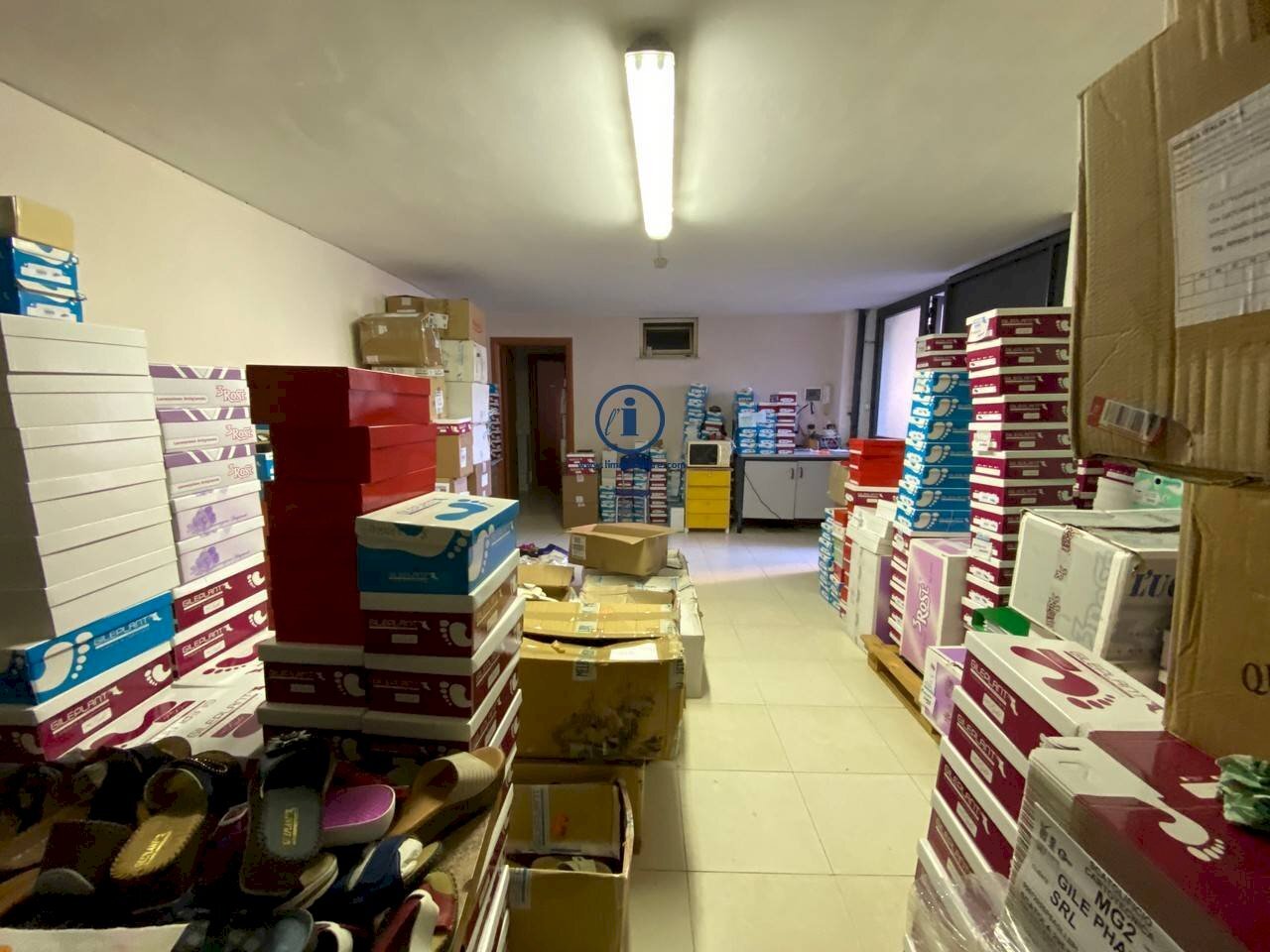 Foto 3 - Magazzino VIA GROTTA
 
28, San Nicola la Strada - foto 2