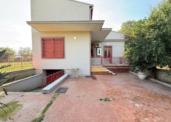 Foto 1 - Independent house Strada Ponteselice
 
32, Casagiove - photo 1