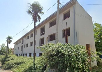 Foto 1 - Negozio Via Appia
198, San Nicola la Strada - foto 1