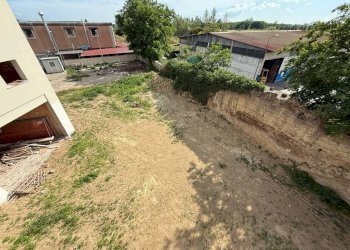 Foto 18 - Negozio Via Appia
198, San Nicola la Strada - foto 18