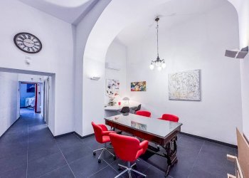 Foto 1 - Trilocale via Santa Lucia
 
15, Napoli - foto 1