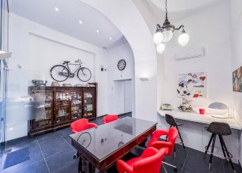 Foto 4 - Trilocale via Santa Lucia
 
15, Napoli - foto 4