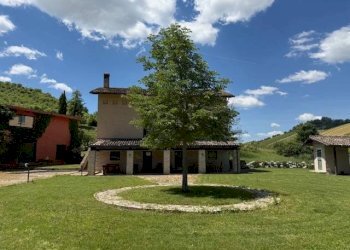 Foto 2 - Azienda agricola Via Menocchia
 
25-28, Carassai - foto 2