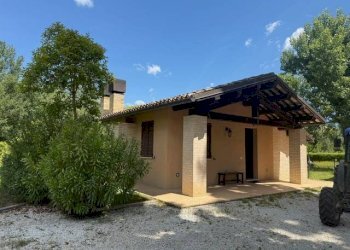 Foto 5 - Azienda agricola Via Menocchia
 
25-28, Carassai - foto 5