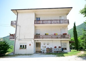 Foto 4 - Trilocale Monte Catria
 
6, Frontone - foto 4