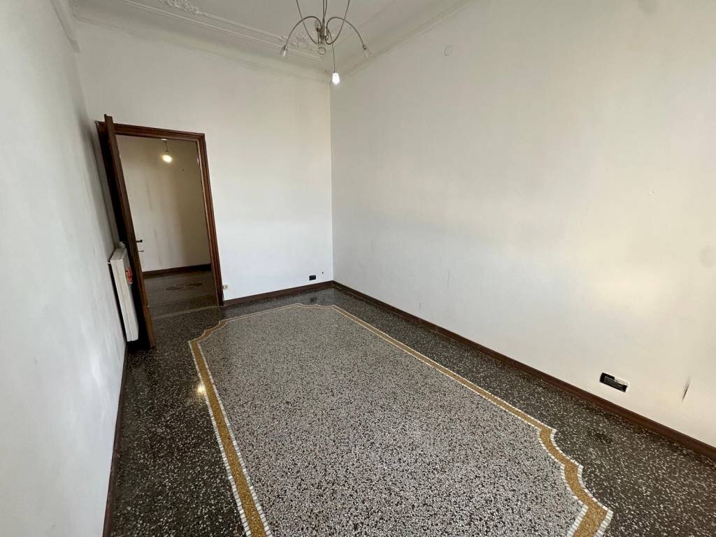Three-room apartment Genova - photo 3