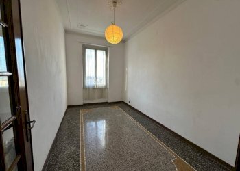 Three-room apartment Genova - photo 2