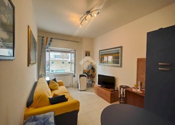 Two-room apartment Via Rossini, Albissola Marina - photo 1
