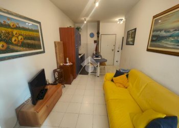 Two-room apartment Via Rossini, Albissola Marina - photo 10